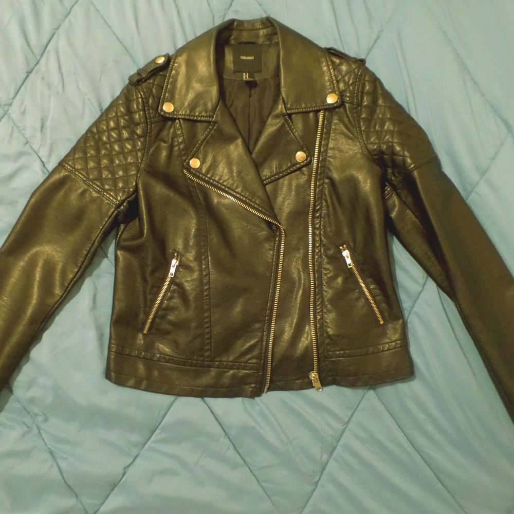 Forever 21 black faux leather biker jacket M